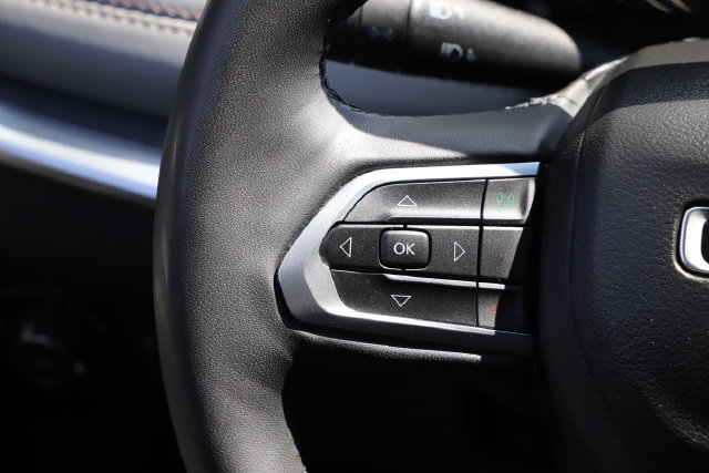 Used 2025 Jeep Compass Limited AWD/4WD image 23