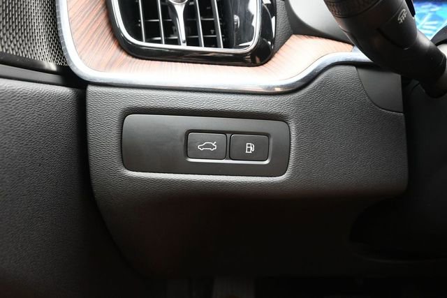 Used 2024 Volvo XC60 T8 Ultimate w/ Protection Package Premier AWD/4WD image 29