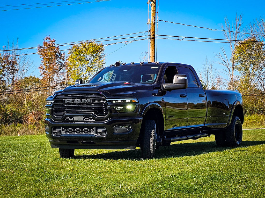 New 2027 RAM 3500 Laramie AWD/4WD image 9