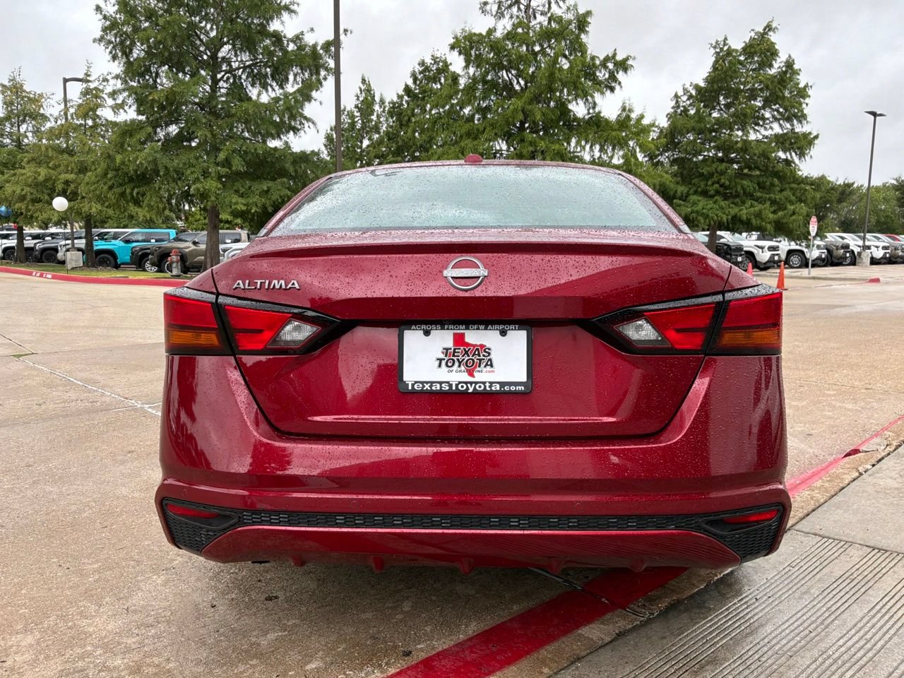 Used 2025 Nissan Altima 2.5 SV FWD image 7