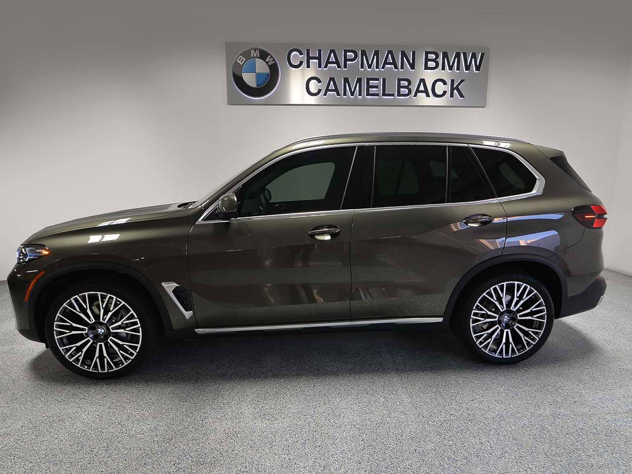 Used 2026 BMW X5 sDrive40i image 3