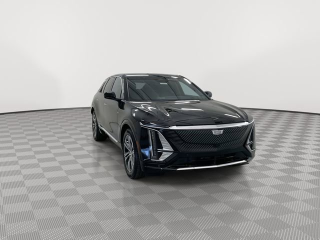 New 2026 Cadillac Lyriq Luxury image 2