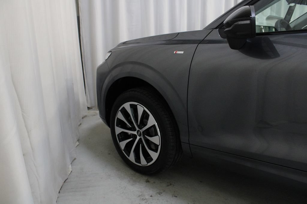 New 2026 Audi Q3 quattro 2.0T AWD/4WD image 30
