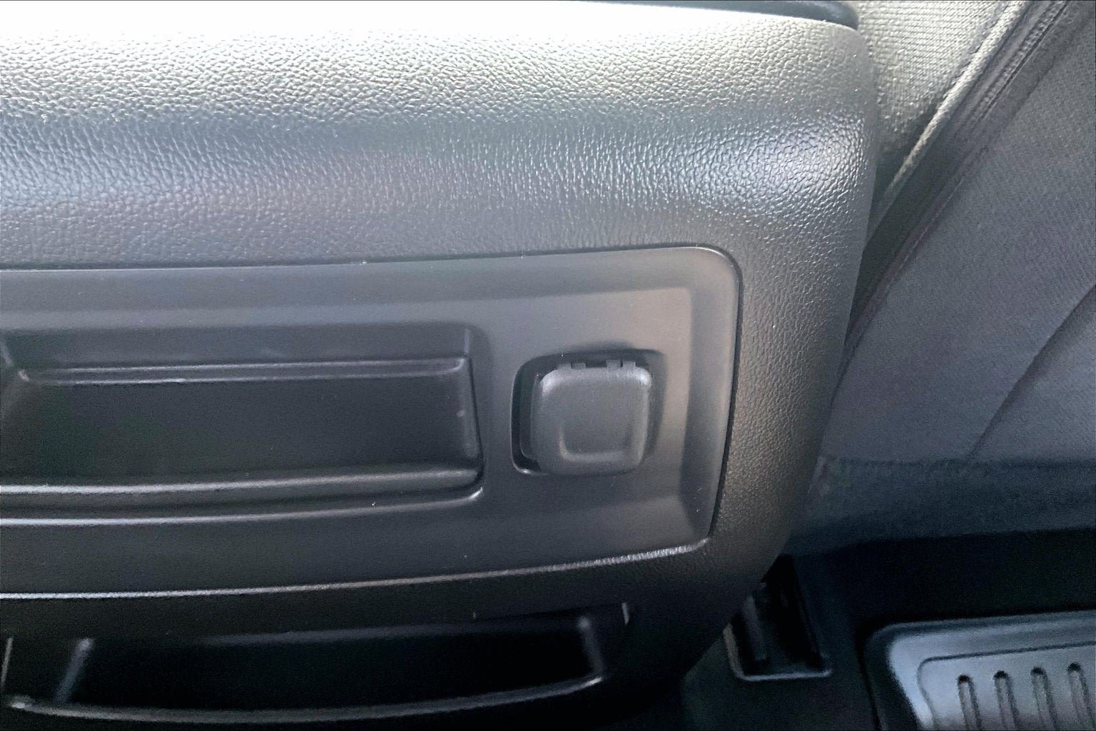 Used 2016 Chevrolet Silverado 1500 LT w/ All Star Edition AWD/4WD image 31