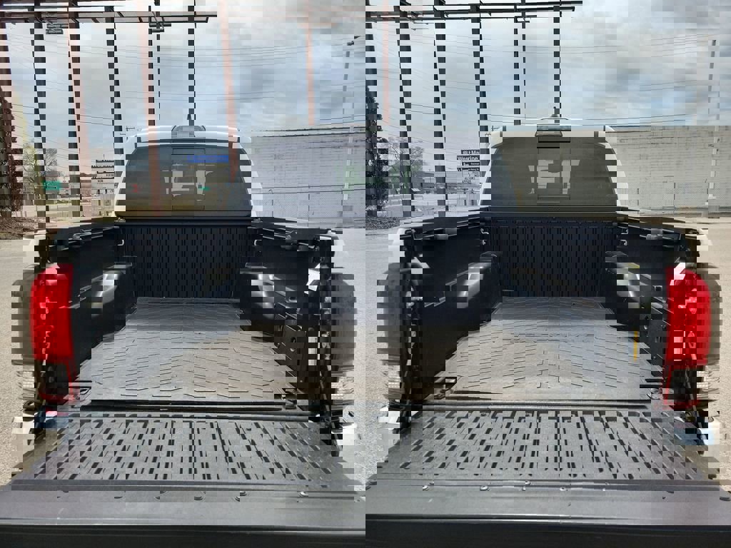 Used 2019 Toyota Tacoma SR5 image 9