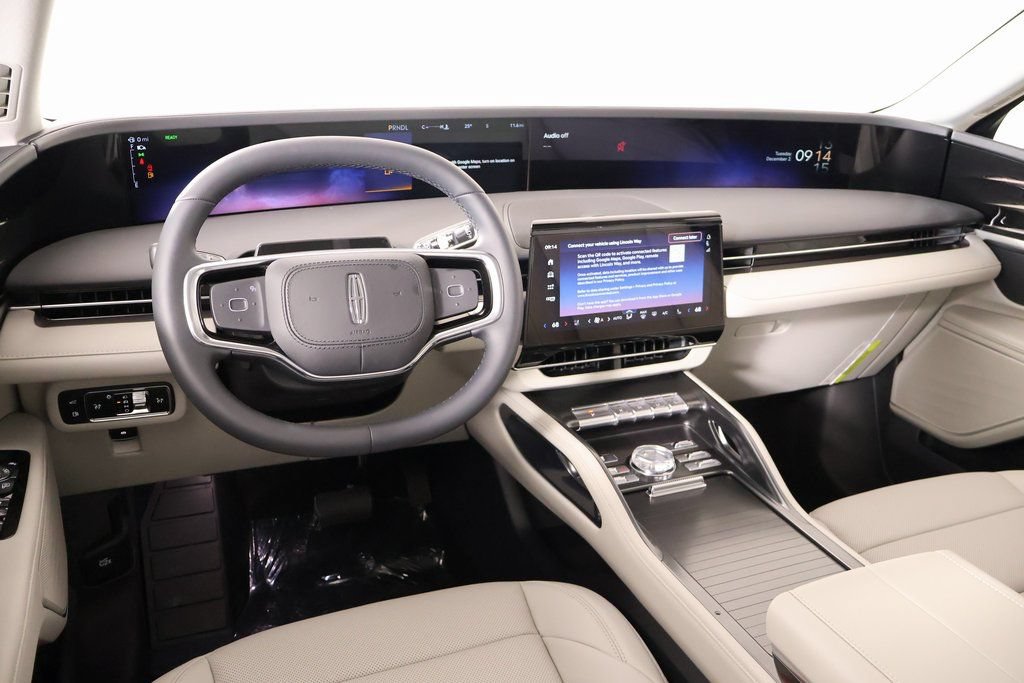 New 2026 Lincoln Nautilus Premier w/ Jet Appearance Package AWD/4WD image 2