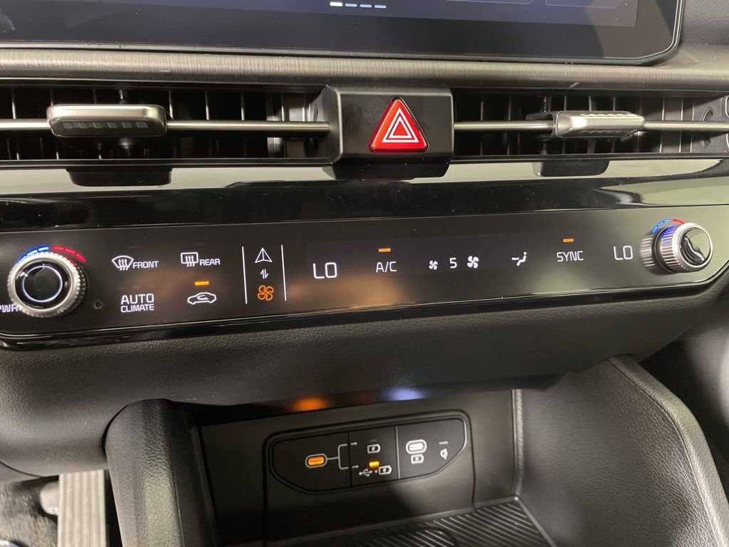 New 2026 Kia Sportage X-Line w/ X-Line Technology Package image 32