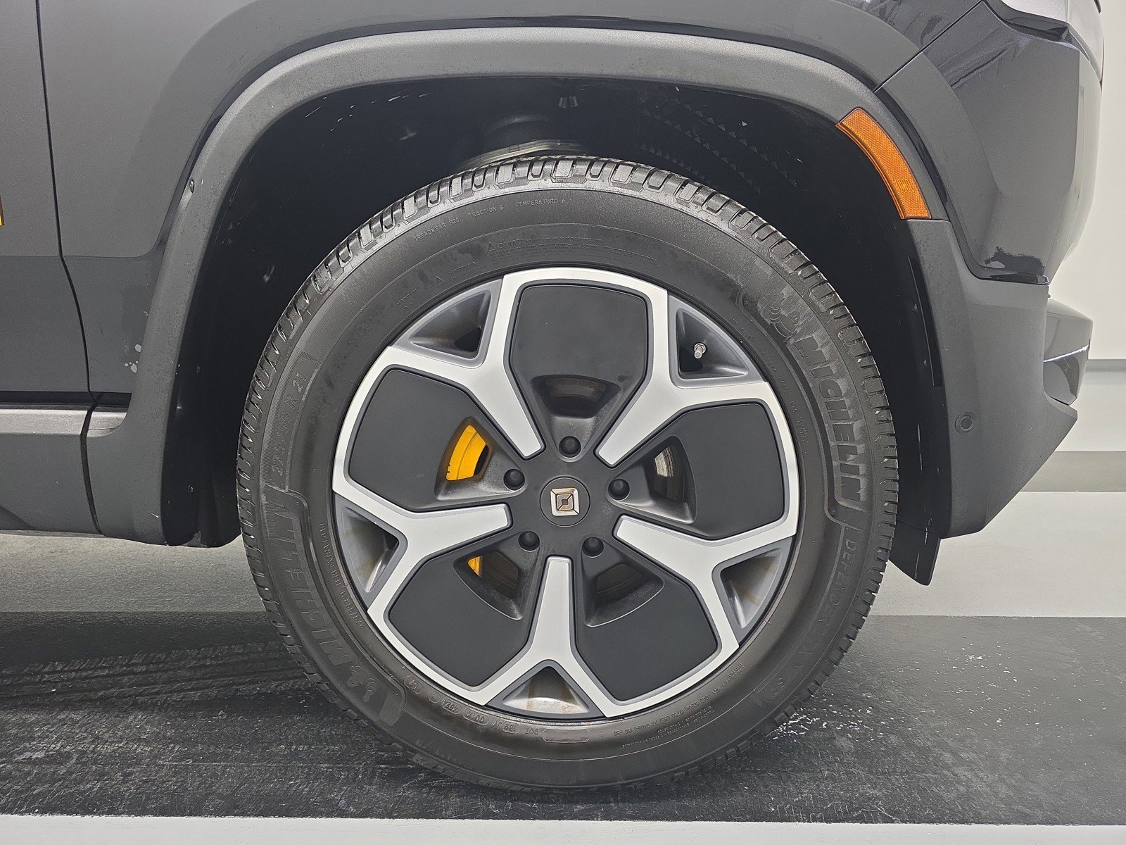 Used 2022 Rivian R1T Adventure image 11