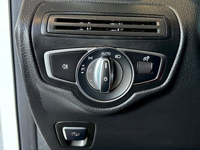 Used 2023 Mercedes-Benz GLC 300 4MATIC Coupe image 21