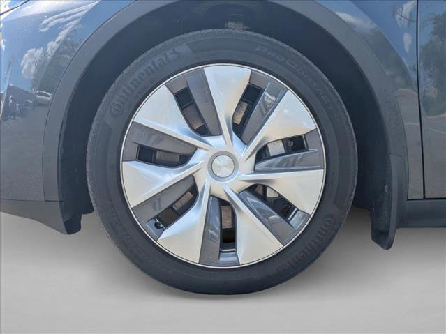 Used 2024 Tesla Model Y Long Range AWD/4WD image 9