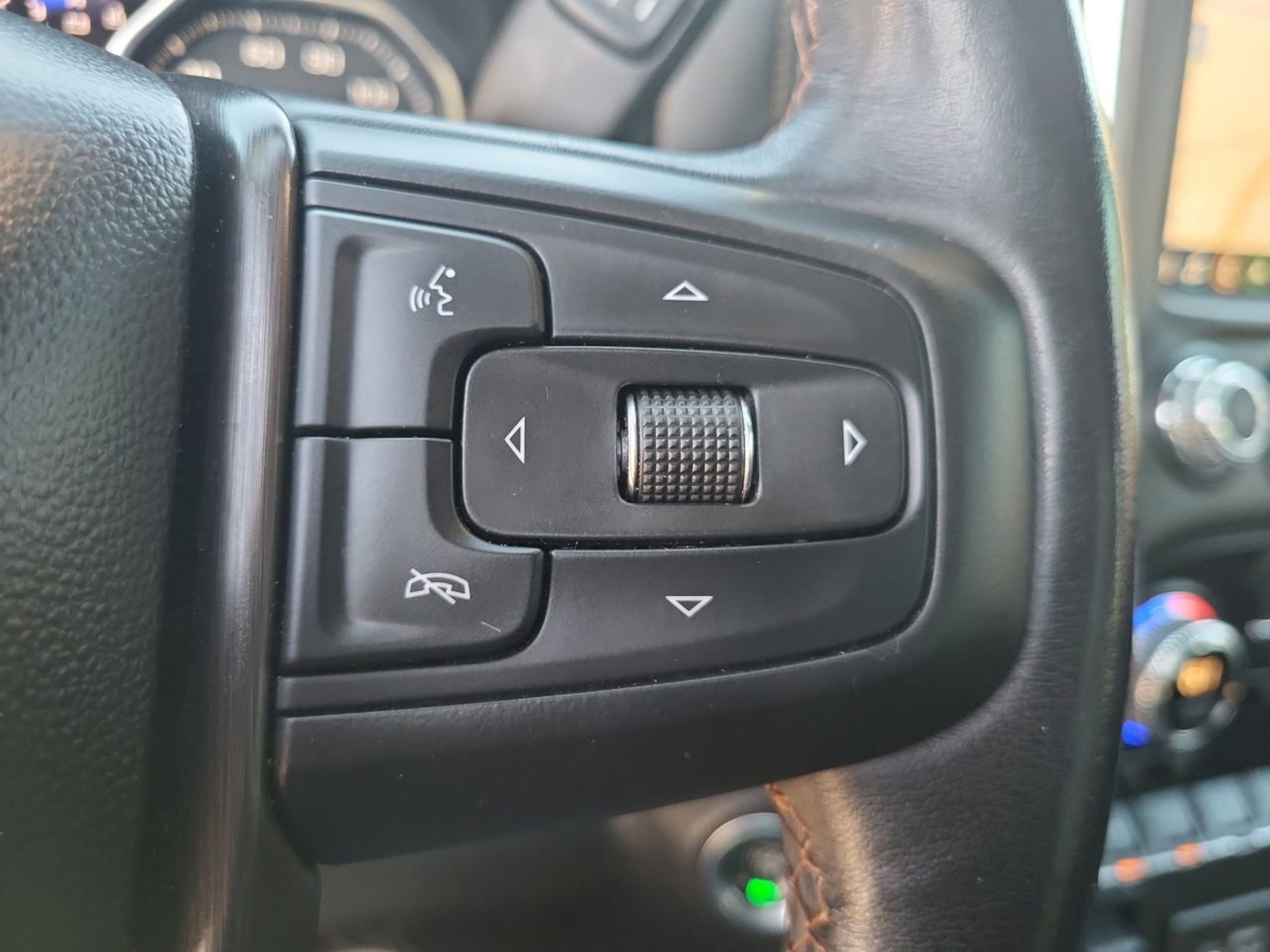 Used 2021 GMC Sierra 1500 AT4 w/ Technology Package image 29