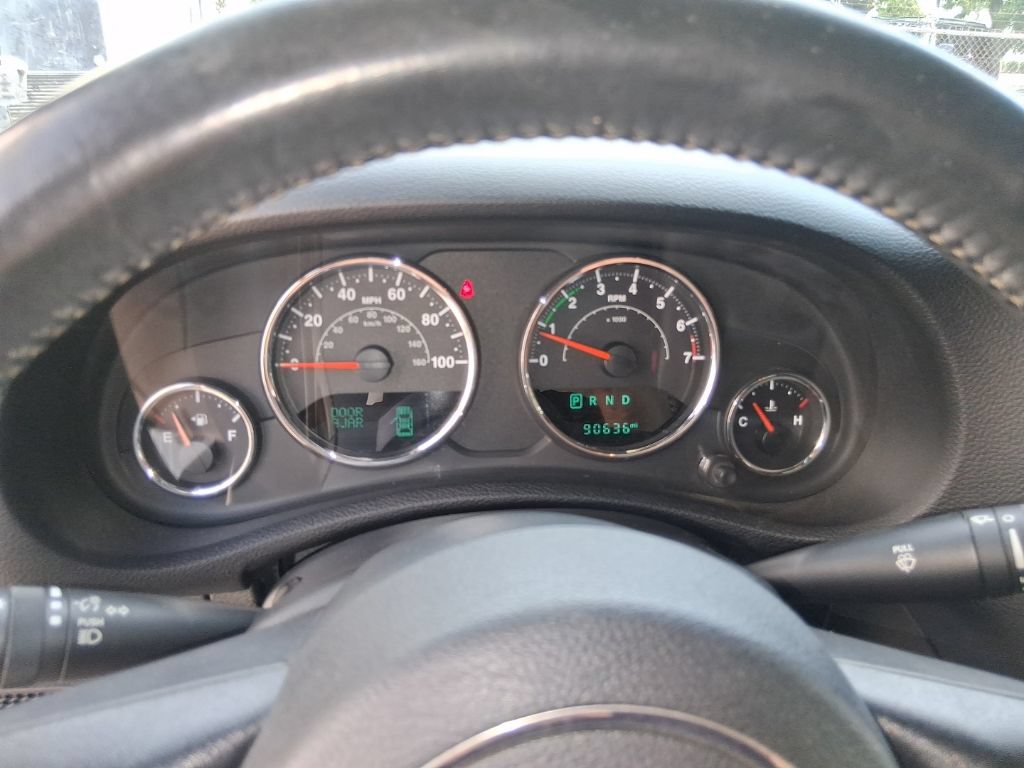Used 2016 Jeep Wrangler Sport w/ Quick Order Package 24S AWD/4WD image 9