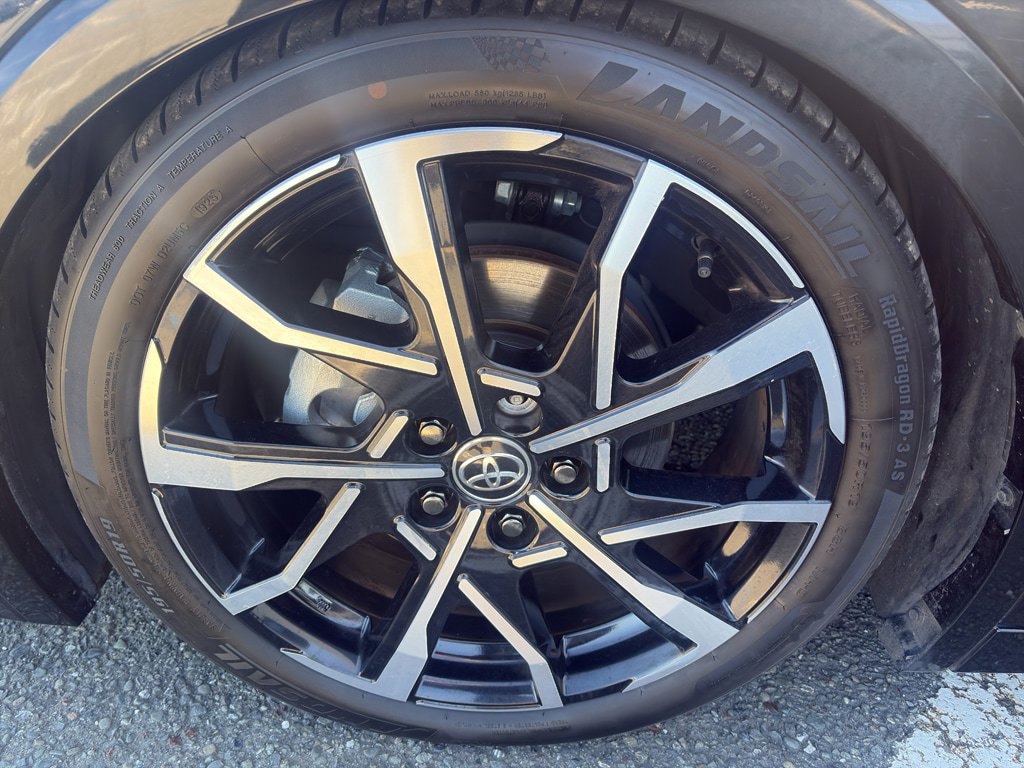 Used 2024 Toyota Prius Prime Premium w/ Advanced Technology Package FWD image 2
