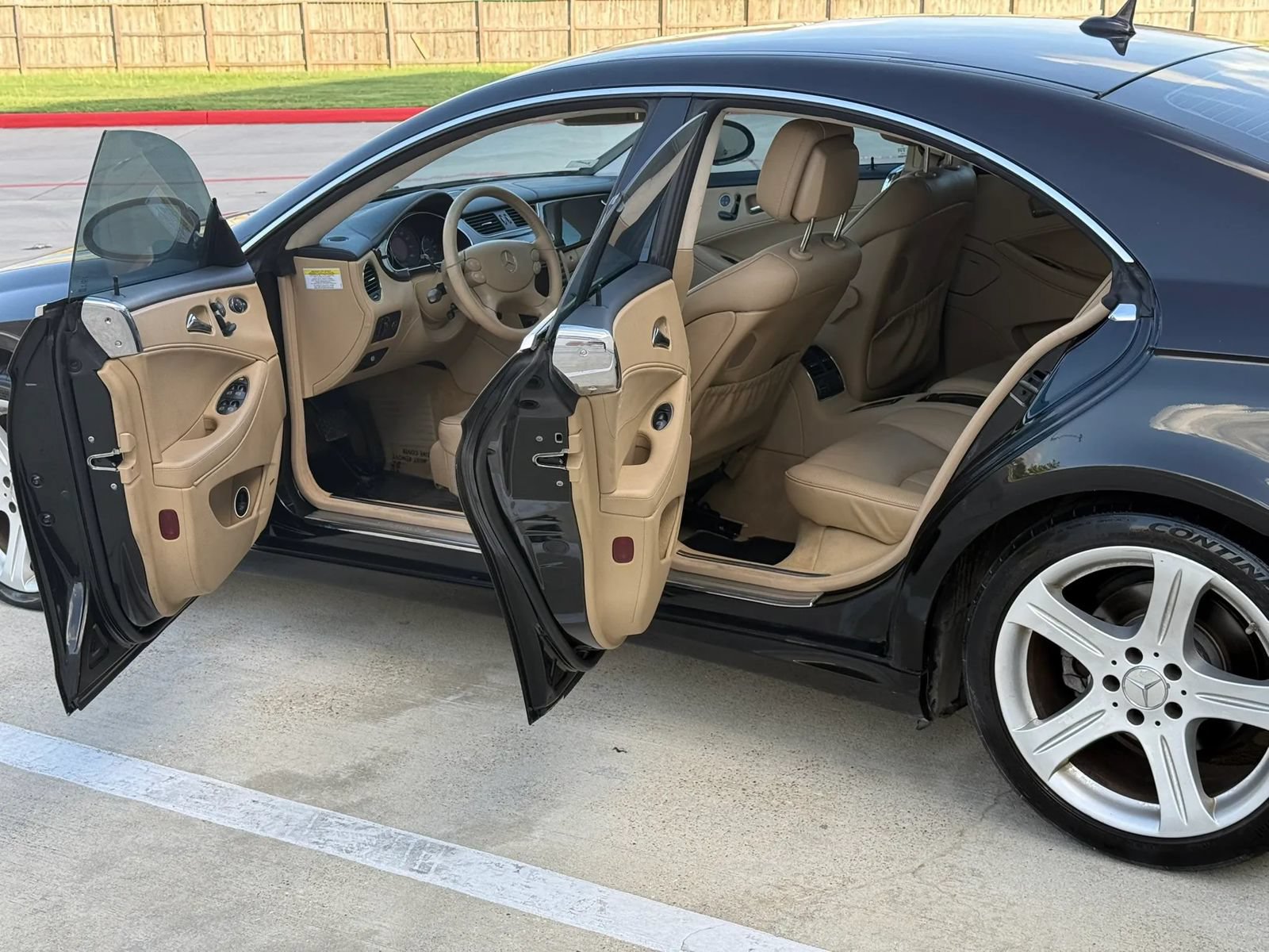 Used 2007 Mercedes-Benz CLS 550 image 10