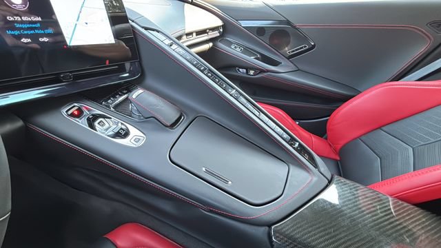Used 2024 Chevrolet Corvette Stingray Premium Conv w/ Z51 Performance Package RWD image 15