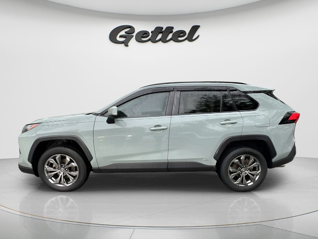 Certified 2022 Toyota RAV4 XLE Premium AWD/4WD image 8