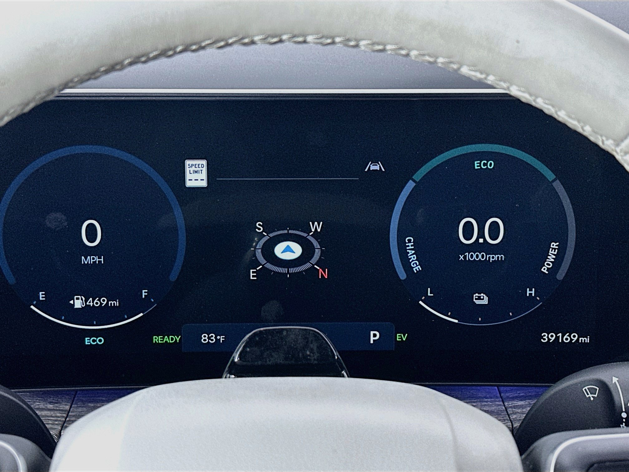 Used 2025 Hyundai Santa Fe Limited FWD image 19
