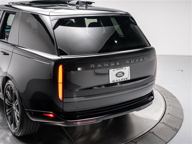 Used 2025 Land Rover Range Rover SE image 30