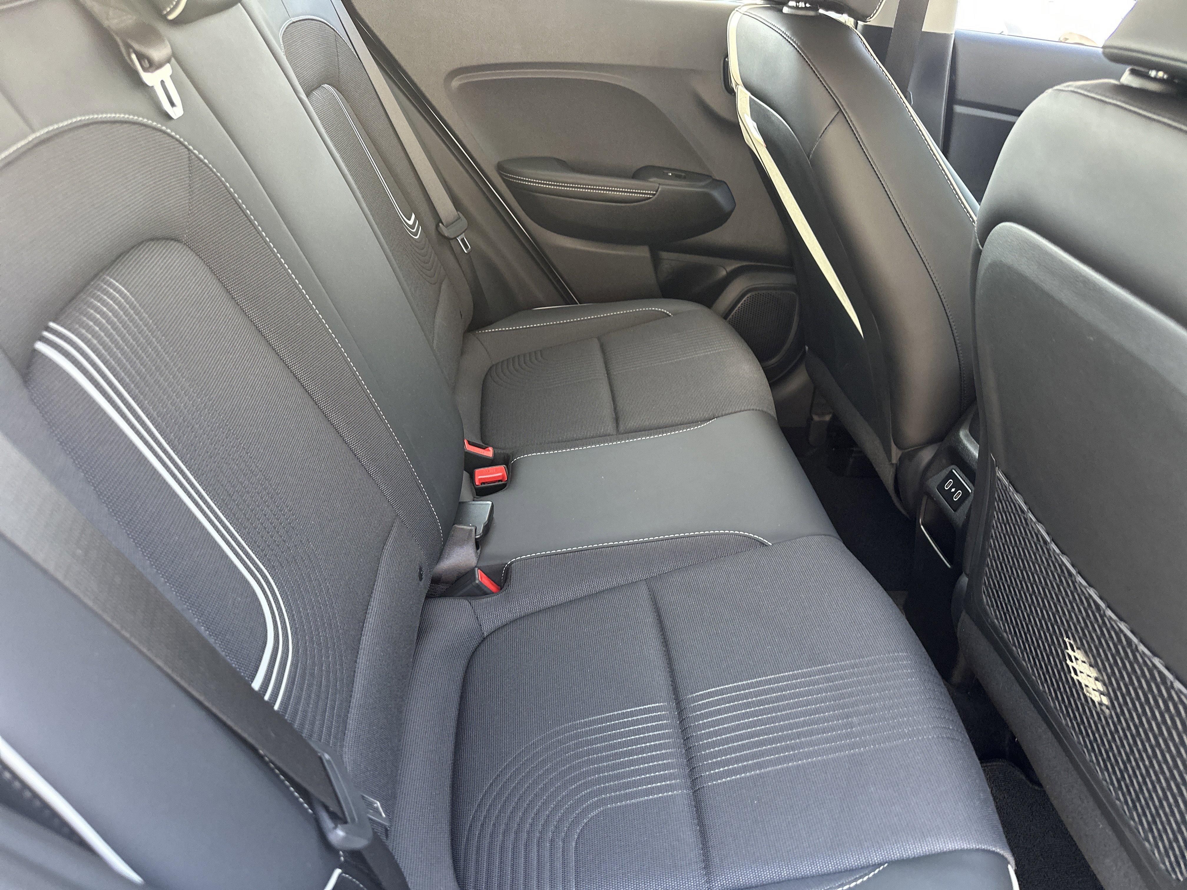 Used 2024 Hyundai Venue Limited image 14