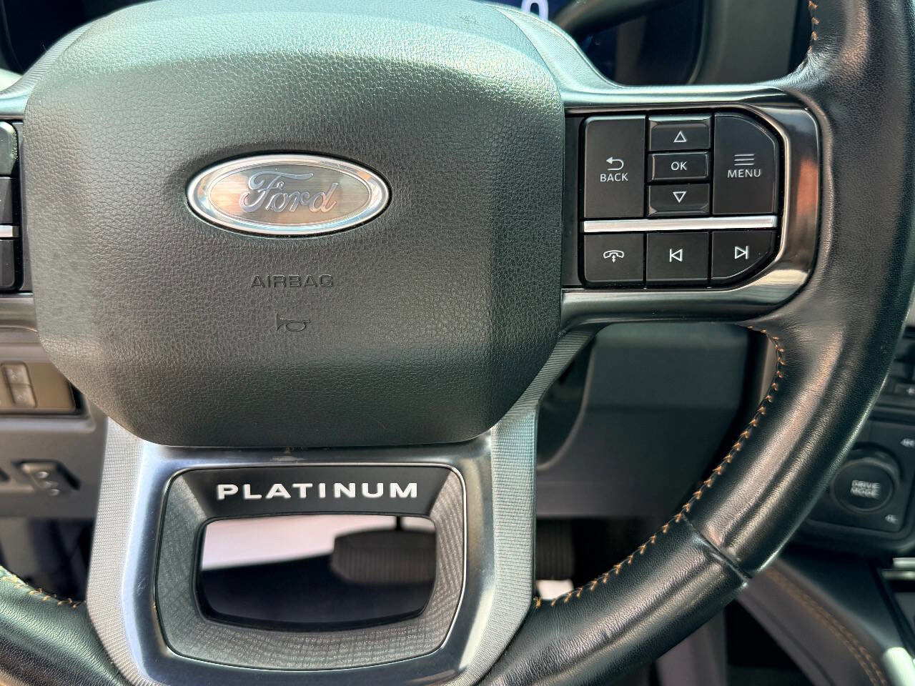 Used 2023 Ford F450 Platinum w/ FX4 Off-Road Package AWD/4WD image 28