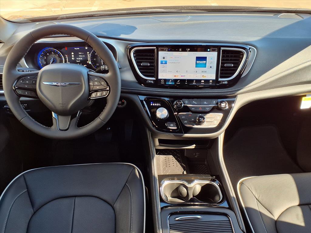 New 2026 Chrysler Pacifica Limited w/ S Appearance Package image 3