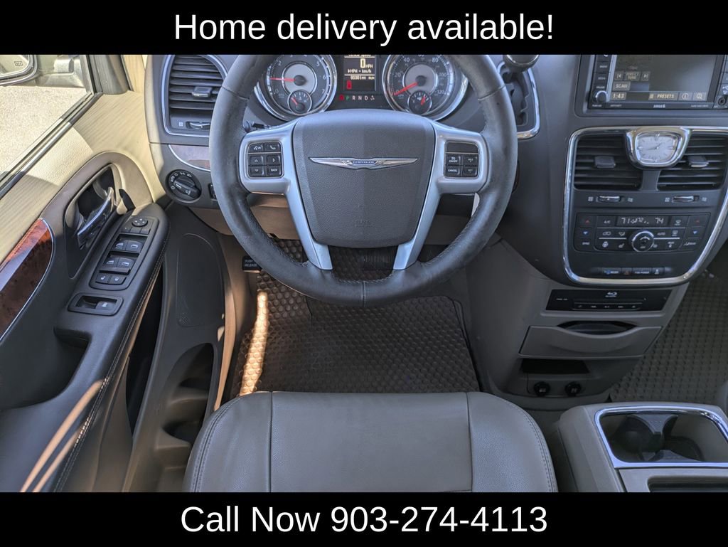 Used 2014 Chrysler Town & Country Touring-L w/ Driver Convenience Group image 12