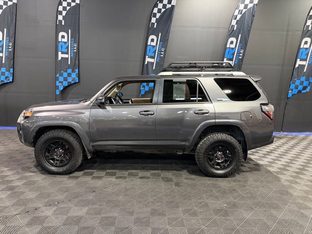 Used 2016 Toyota 4Runner SR5 image 2