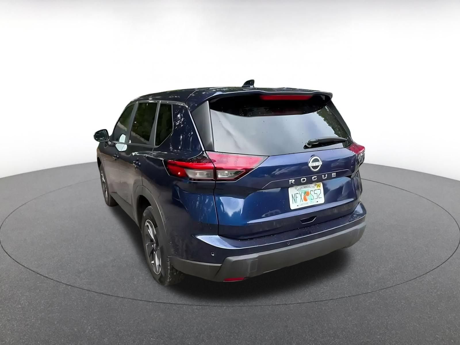 Used 2025 Nissan Rogue SV FWD image 9