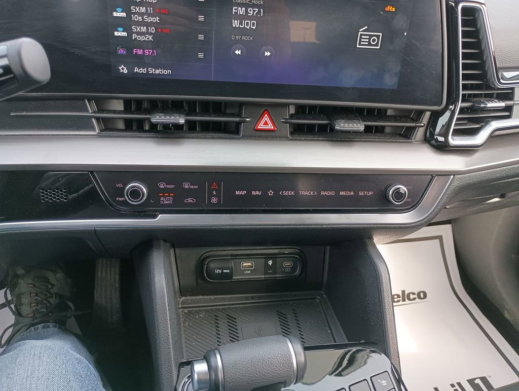 Used 2025 Kia Sportage EX image 22