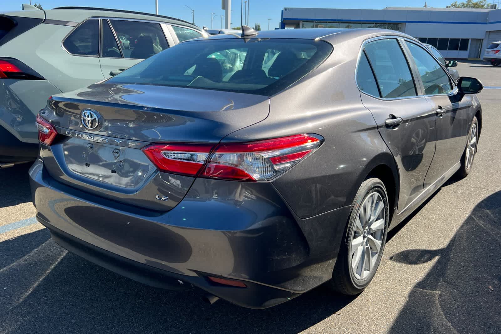 Used 2020 Toyota Camry LE w/ Convenience Package FWD image 4