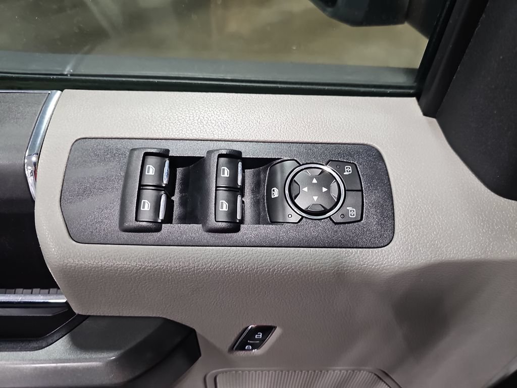 Used 2016 Ford F150 XLT AWD/4WD image 26