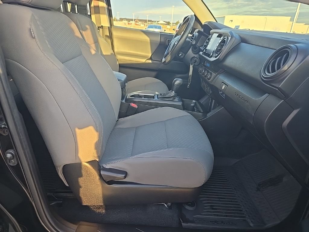 Used 2022 Toyota Tacoma SR image 33