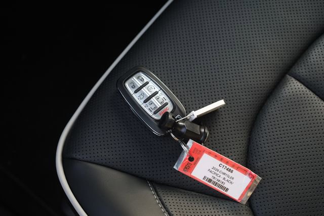 New 2026 Chrysler Pacifica Limited image 30