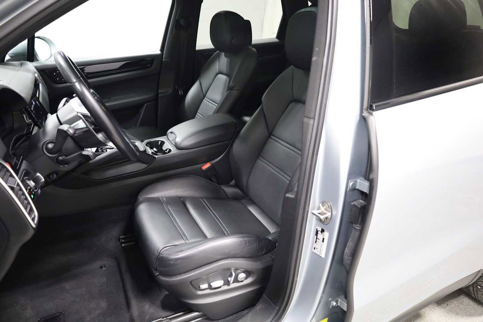 Used 2021 Porsche Cayenne image 5