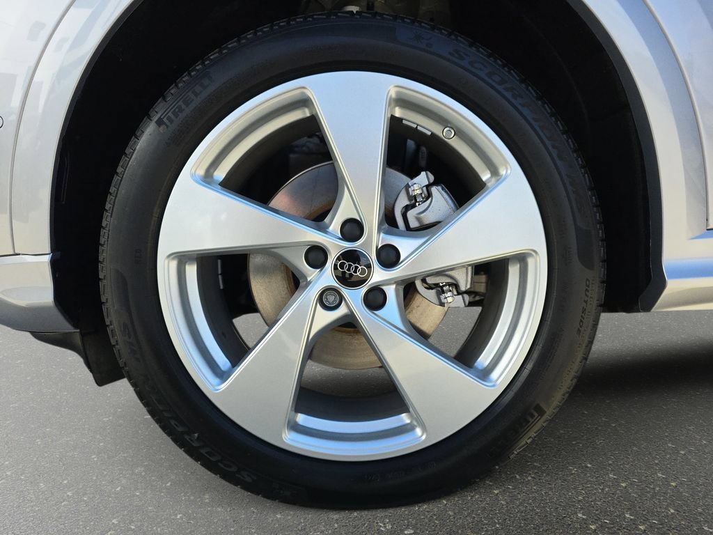 Used 2025 Audi Q5 Premium Plus w/ Premium Plus AWD/4WD image 33