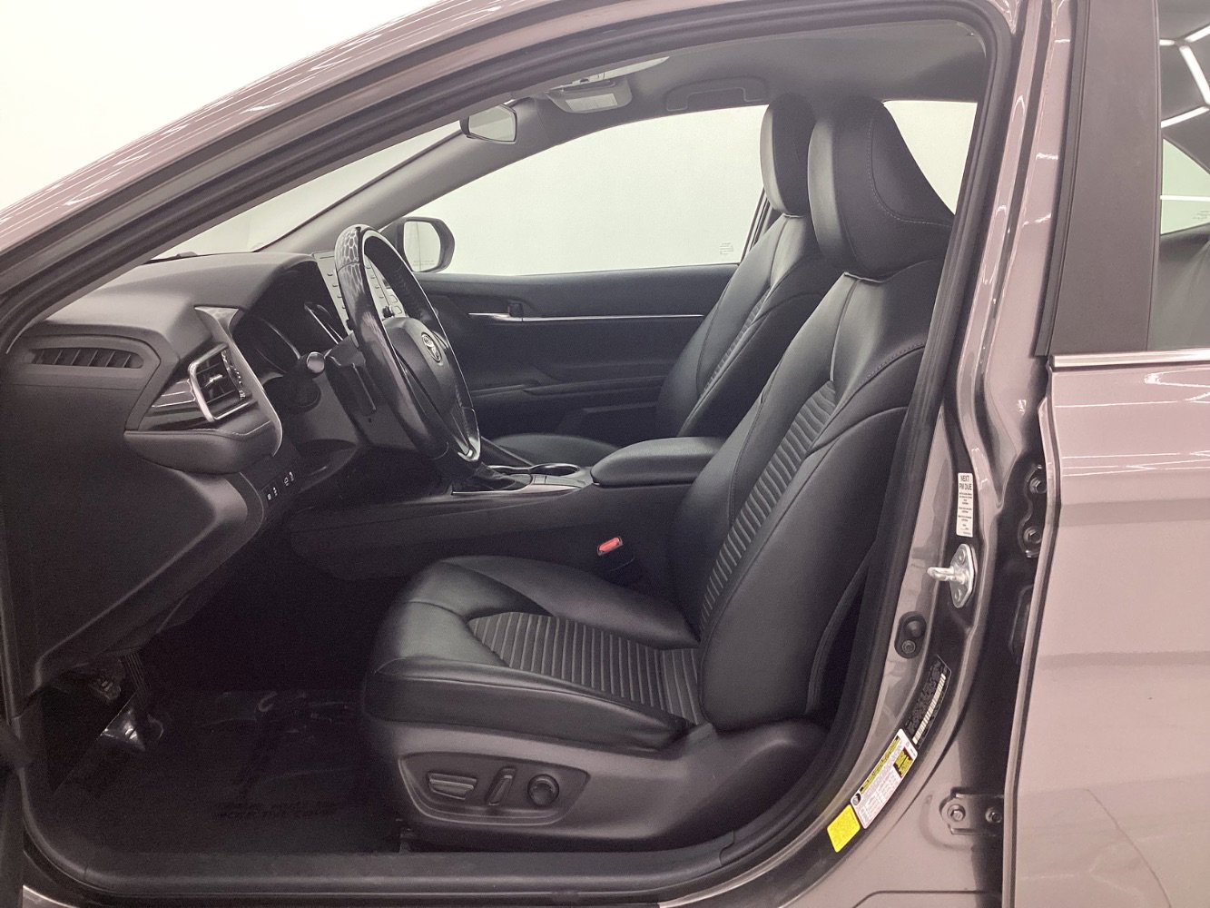 Used 2022 Toyota Camry SE image 14