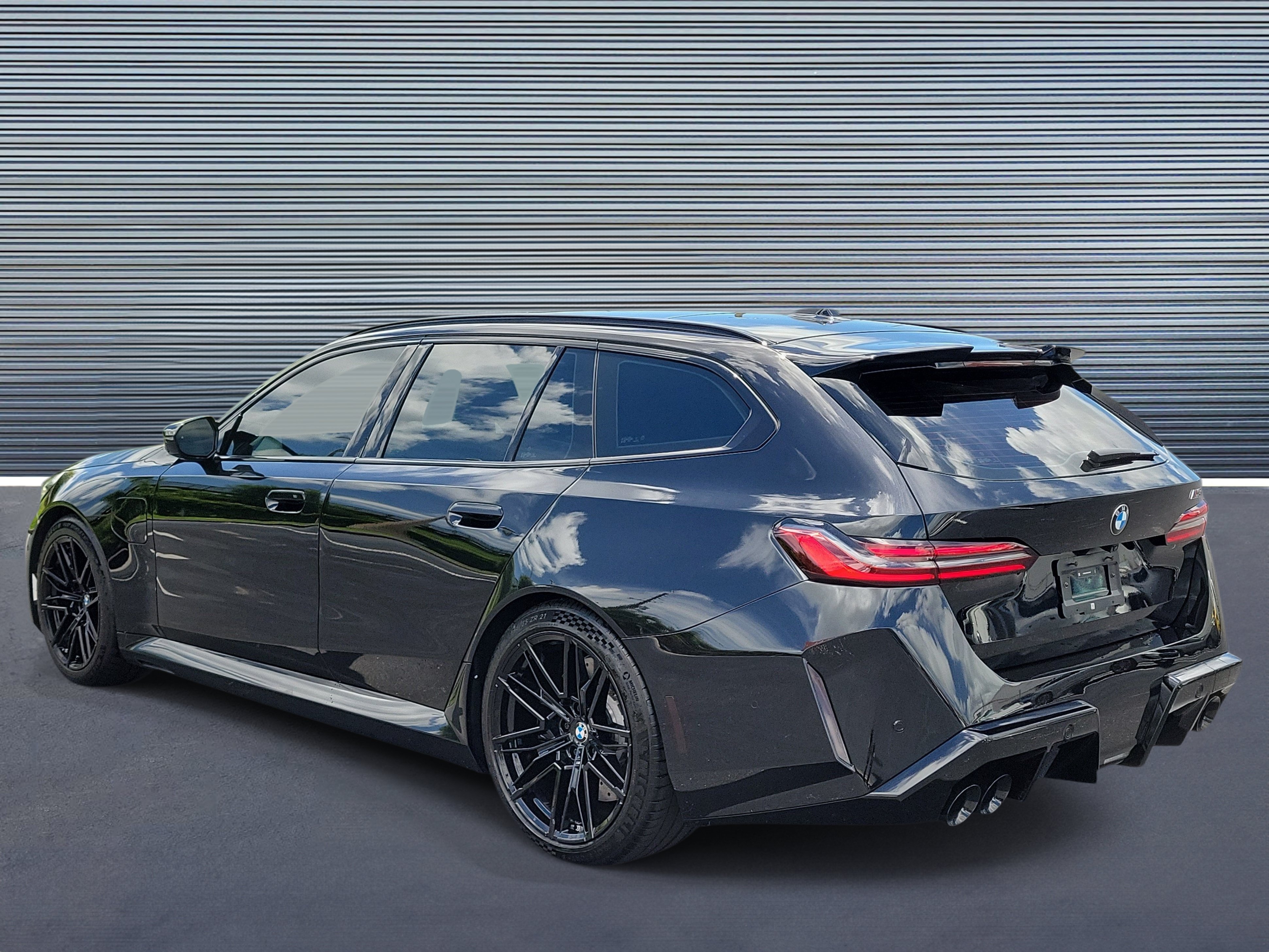 Used 2025 BMW M5 Touring AWD/4WD image 4