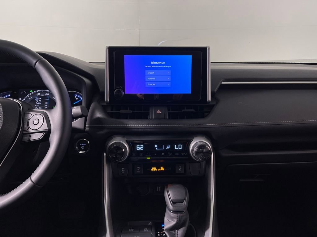 Used 2025 Toyota RAV4 XLE image 16