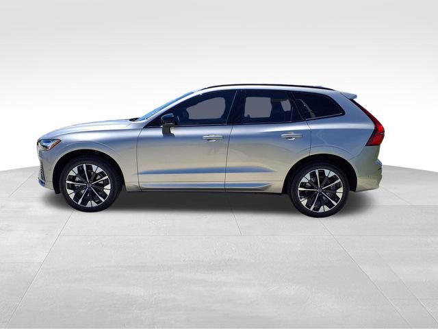 Used 2026 Volvo XC60 B5 Plus w/ Protection Package Premier image 4