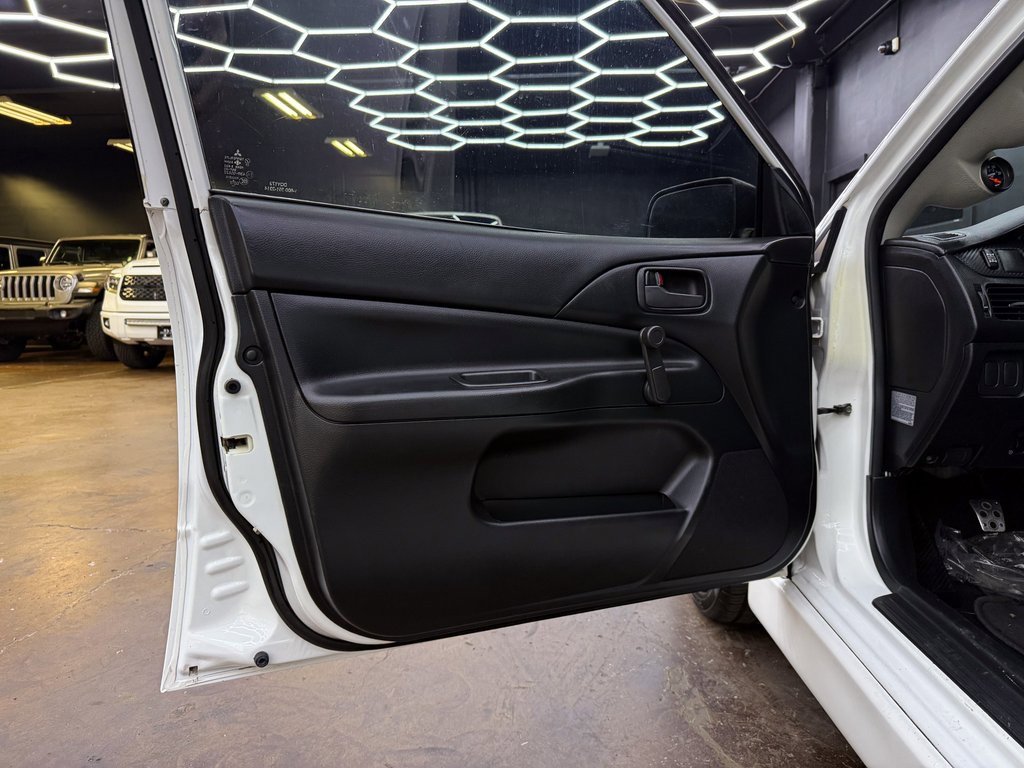 Used 2005 Mitsubishi Lancer Evolution RS image 12