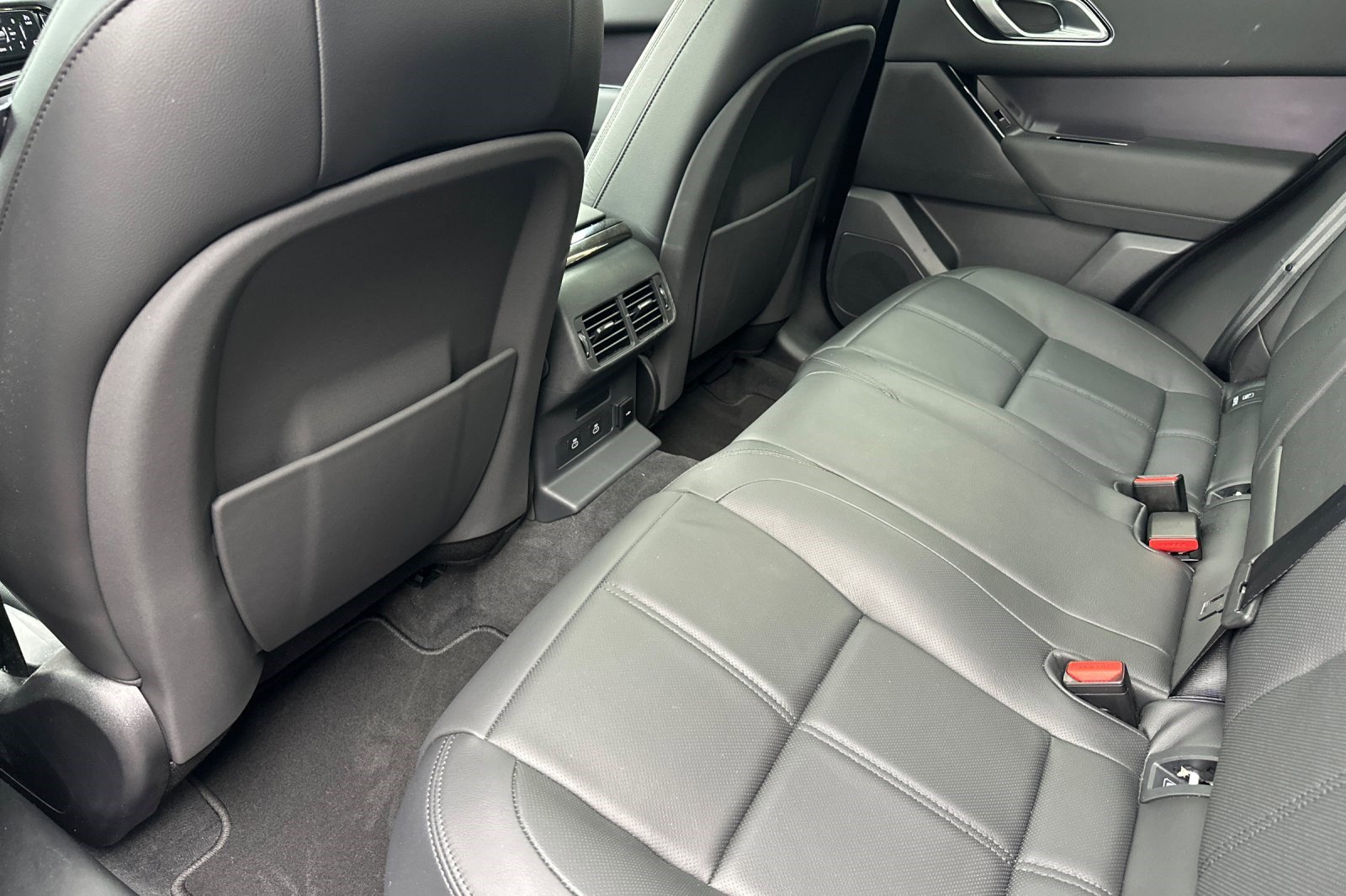 Used 2026 Land Rover Range Rover Velar Dynamic SE image 26