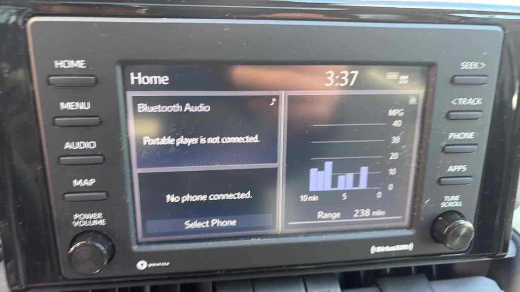 Used 2020 Toyota RAV4 XLE Premium image 15