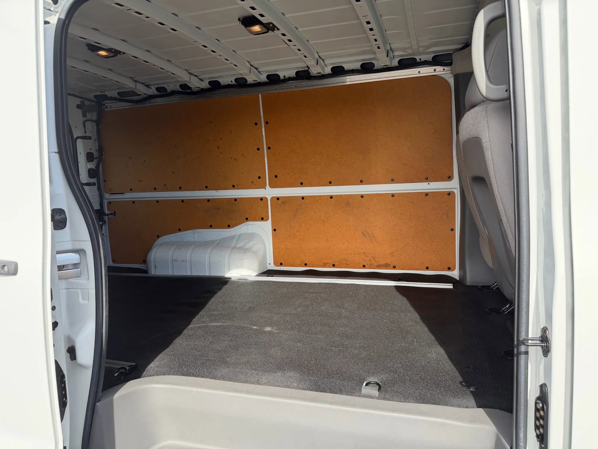 Used 2015 Nissan NV 2500 SV w/ Technology Package image 13