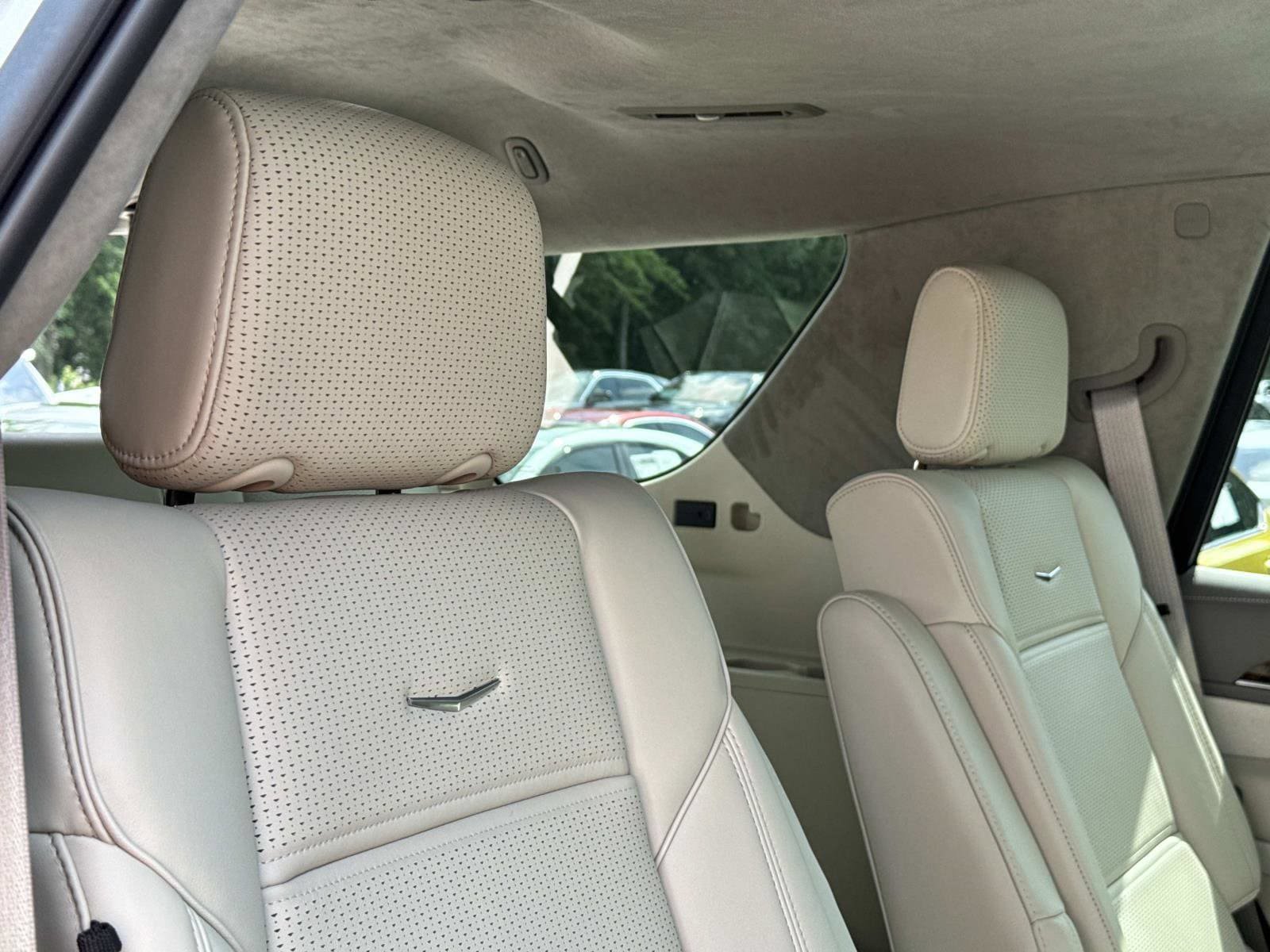 Certified 2023 Cadillac Escalade Premium Luxury Platinum AWD/4WD image 26