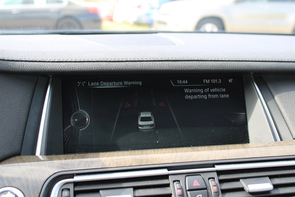 Used 2014 BMW 740Li image 29