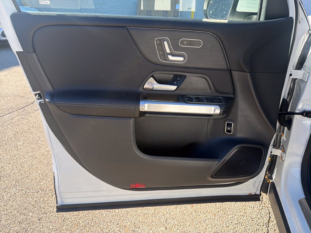 Used 2026 Mercedes-Benz GLB 250 4MATIC image 9