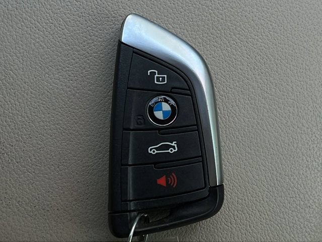 Used 2022 BMW 330e w/ M Sport Package RWD image 23