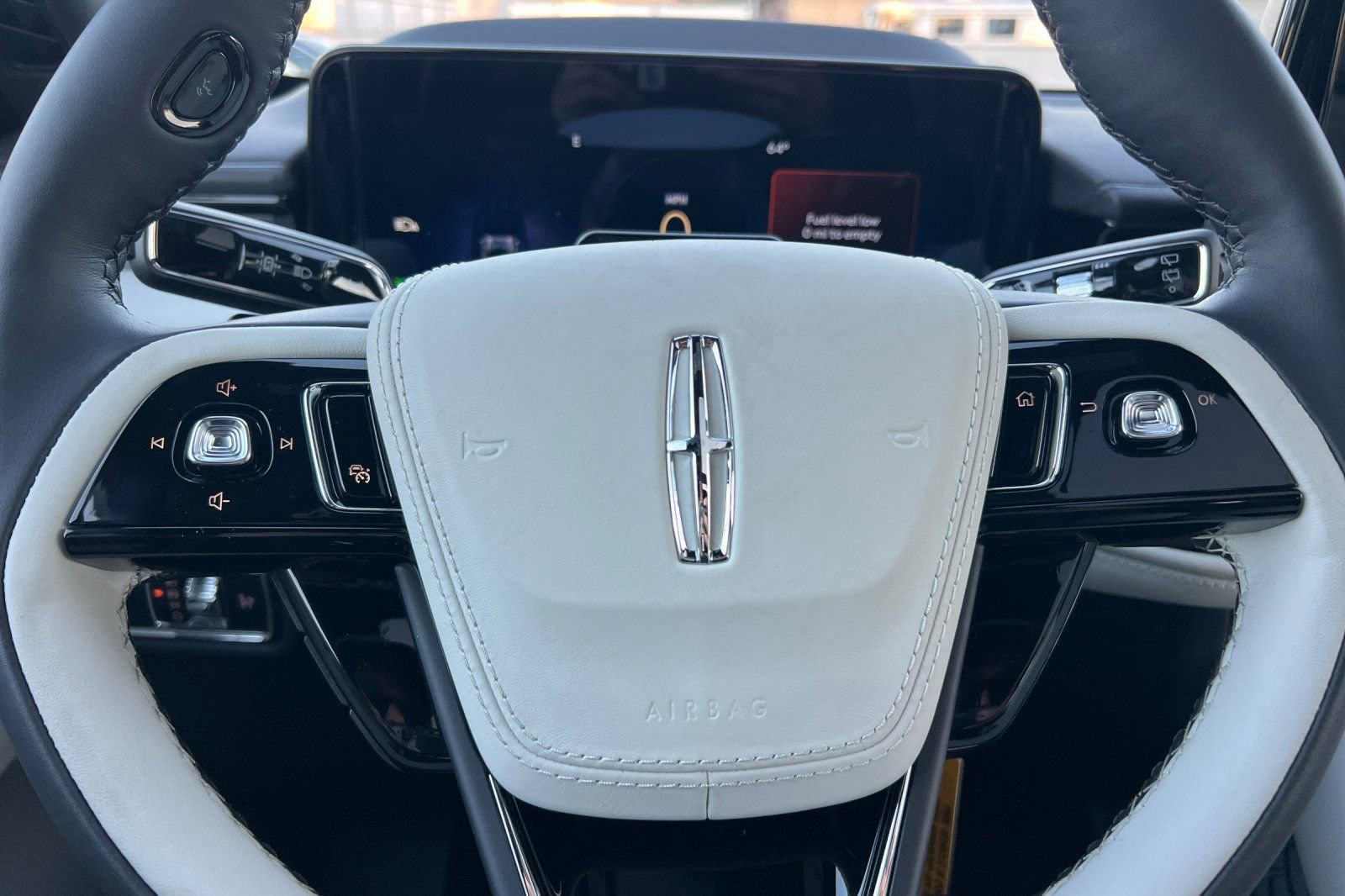 New 2026 Lincoln Aviator Black Label w/ Dynamic Handling Package image 23