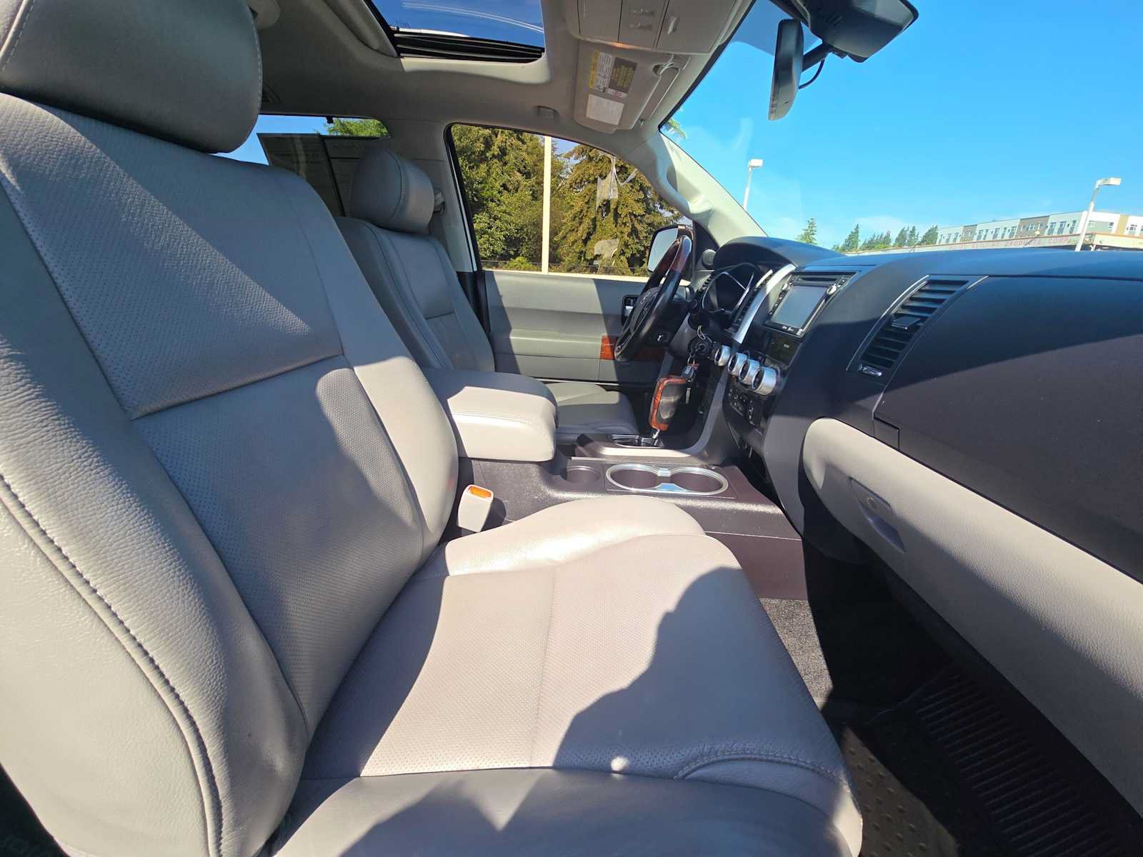 Used 2018 Toyota Sequoia Platinum AWD/4WD image 11