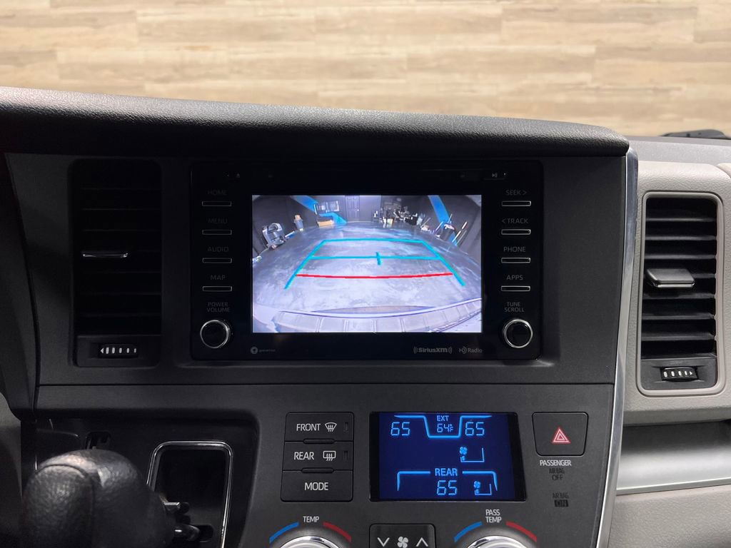 Used 2019 Toyota Sienna LE FWD image 13